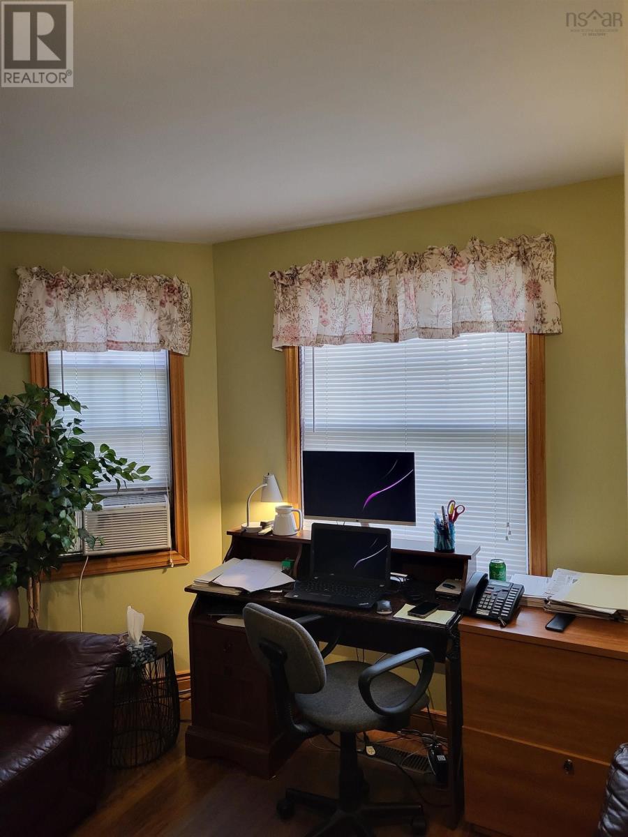 28 Victoria Street, Truro, Nova Scotia  B2N 1Y6 - Photo 2 - 202424706