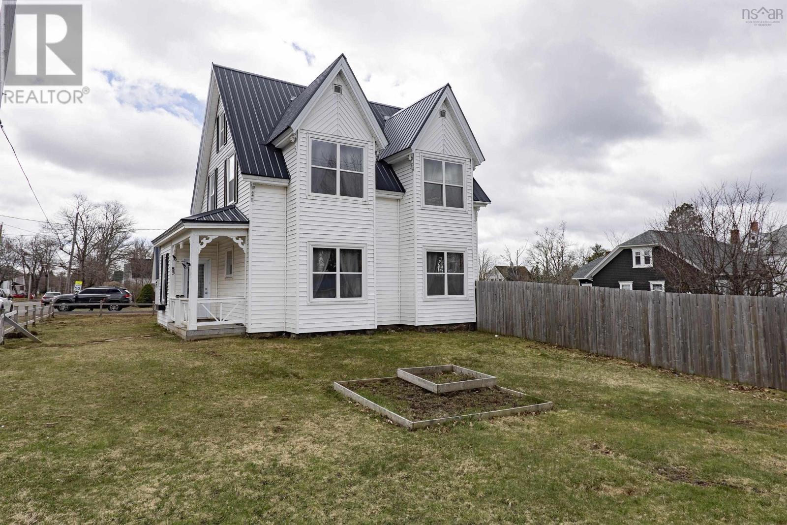 85 Church Street, Springhill, Nova Scotia  B0M 1X0 - Photo 1 - 202508566