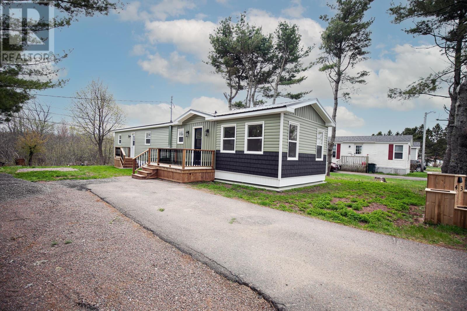 43 Lorne Crescent, Amherst, Nova Scotia  B4H 4A7 - Photo 1 - 202510999