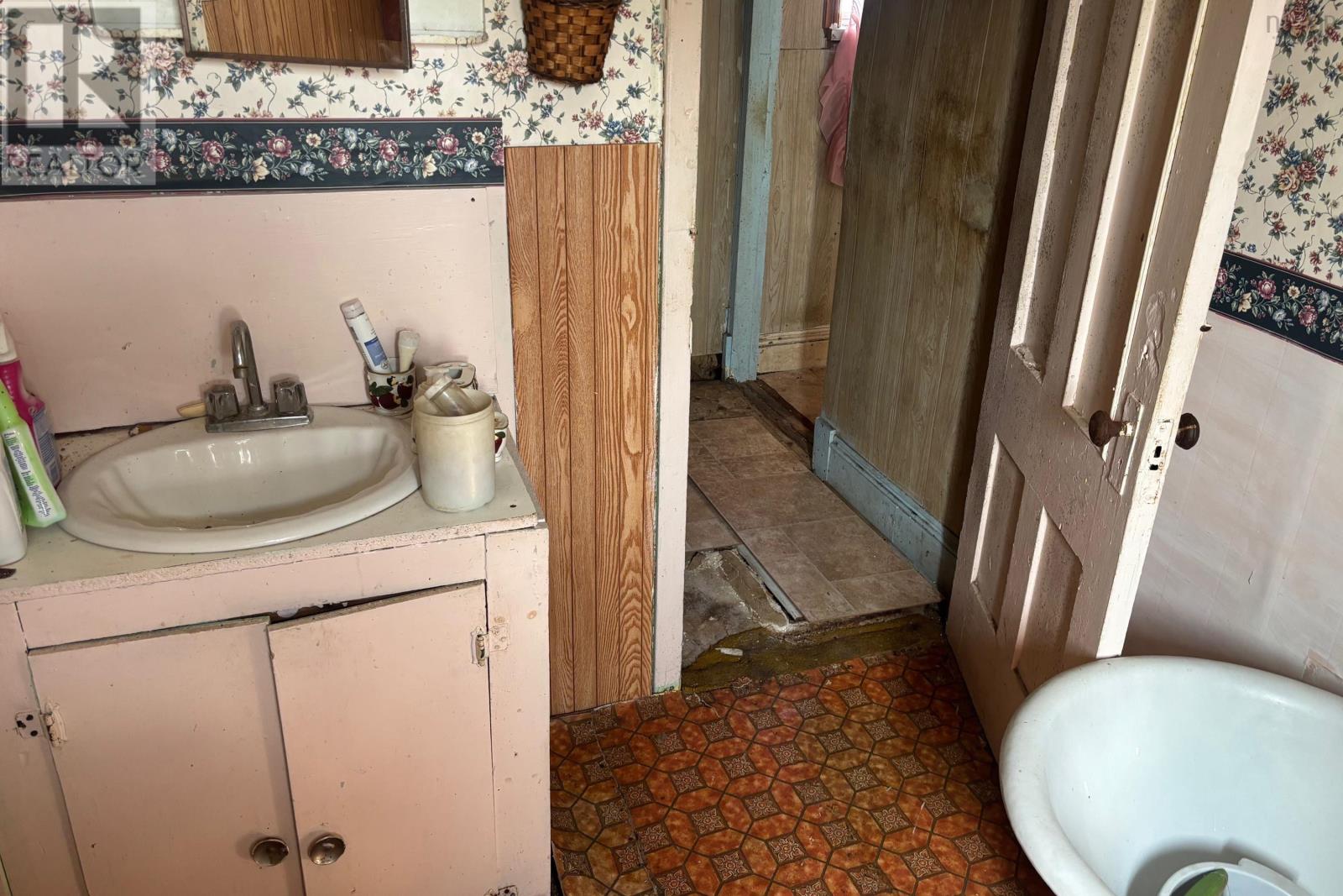 13 Erncliffe Street, Amherst, Nova Scotia  B4H 1A7 - Photo 6 - 202513948