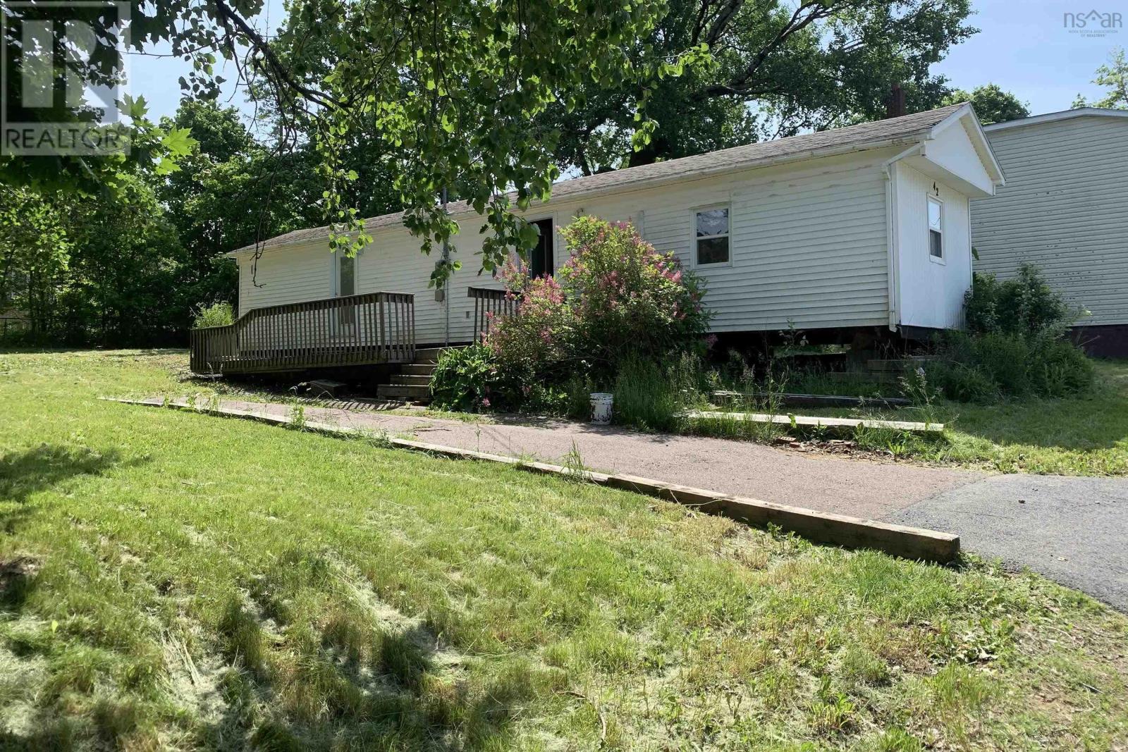 42 Victoria Street, Springhill, Nova Scotia  B0M 1X0 - Photo 1 - 202515053