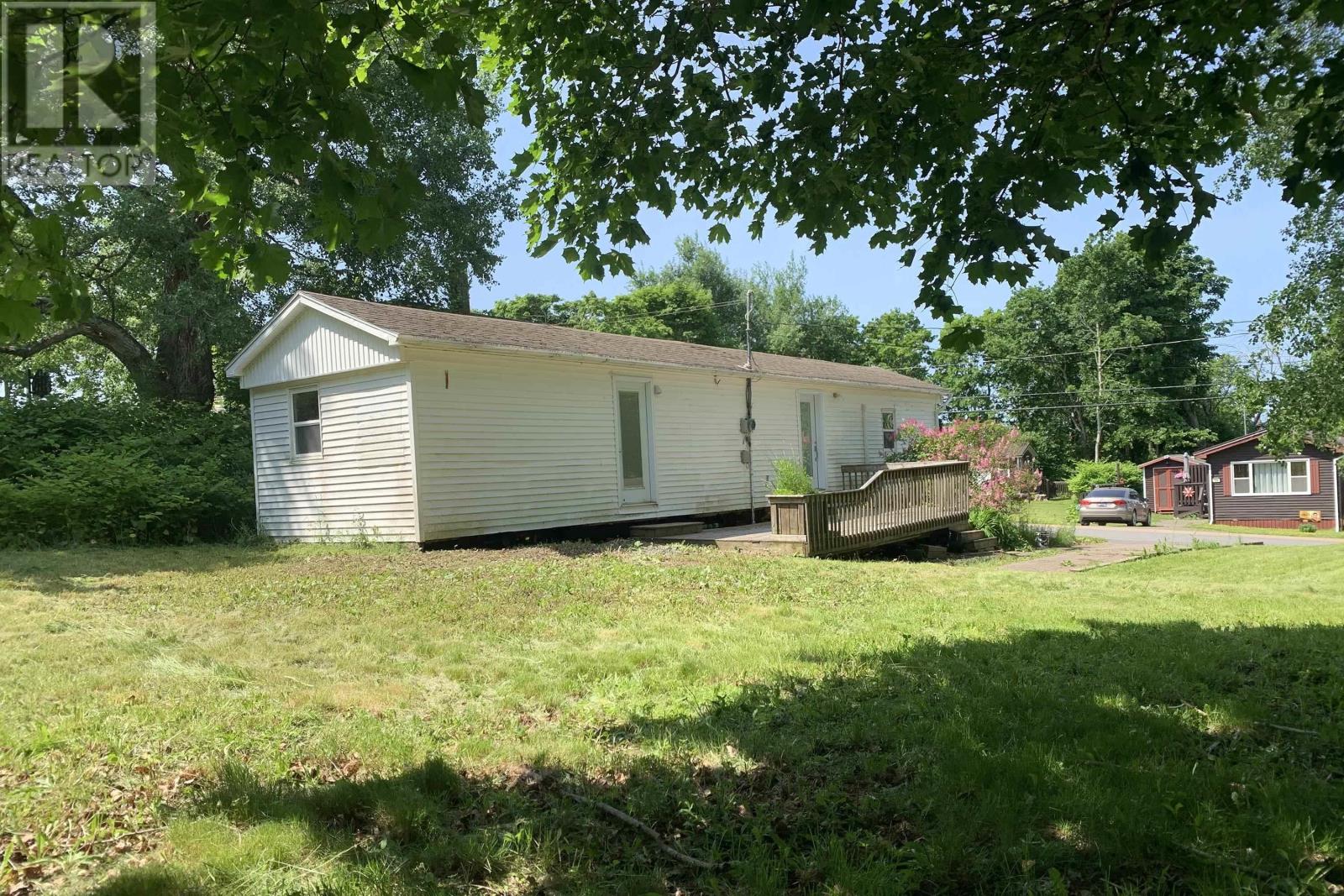 42 Victoria Street, Springhill, Nova Scotia  B0M 1X0 - Photo 4 - 202515053