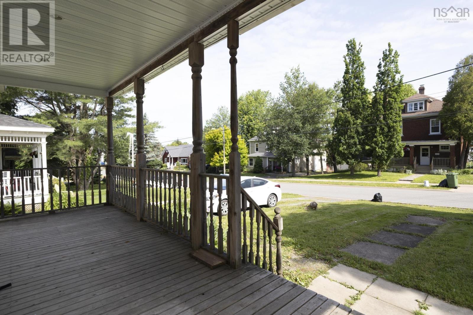 25 Jubilee Avenue, Stellarton, Nova Scotia  B0K 1S0 - Photo 4 - 202516059