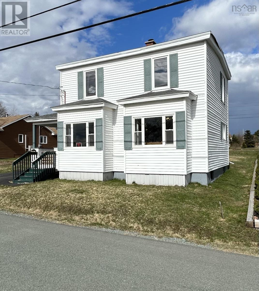 92 Victoria Street, Springhill, Nova Scotia  B0M 1X0 - Photo 2 - 202518775