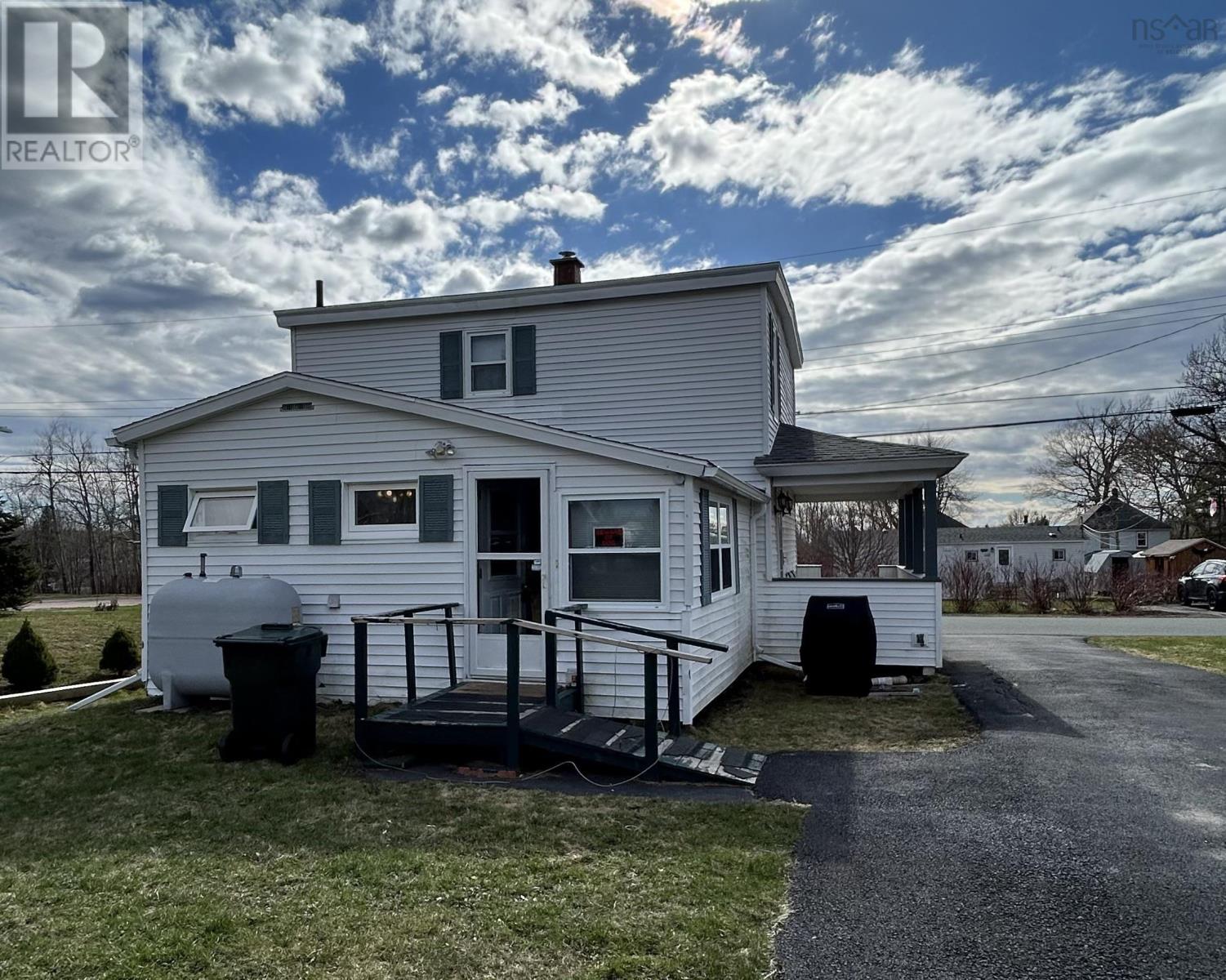 92 Victoria Street, Springhill, Nova Scotia  B0M 1X0 - Photo 6 - 202518775