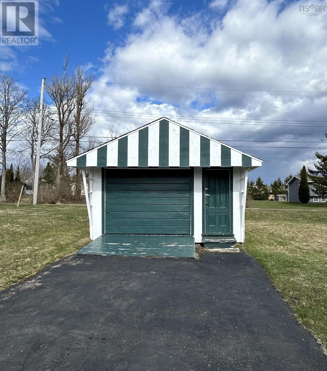 92 Victoria Street, Springhill, Nova Scotia  B0M 1X0 - Photo 7 - 202518775