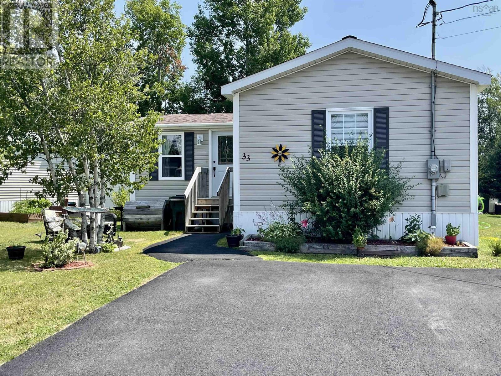 33 Pinehurst Street, Amherst, Nova Scotia