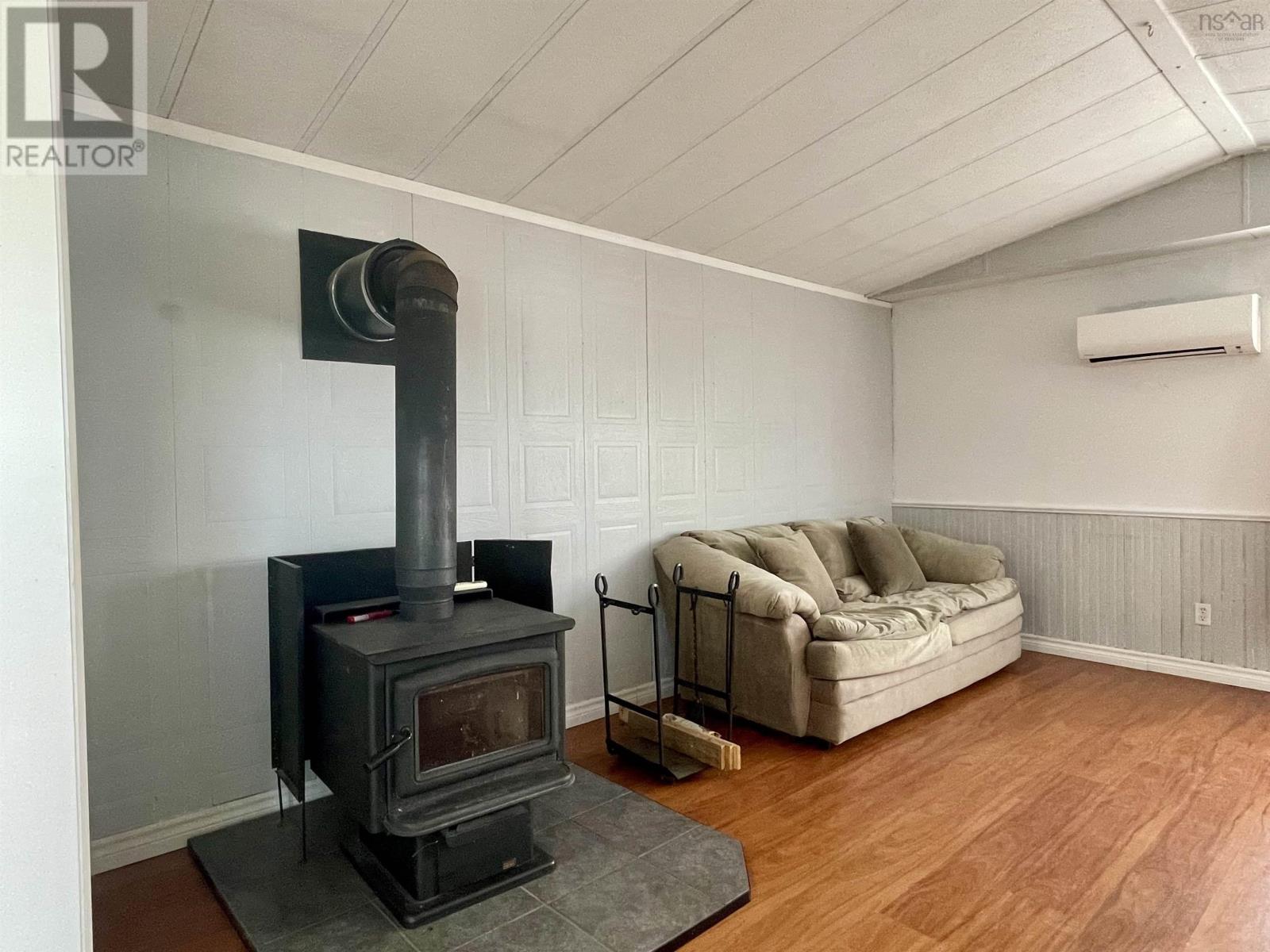 44 Chapel Street, Springhill, Nova Scotia  B0M 1X0 - Photo 11 - 202520637