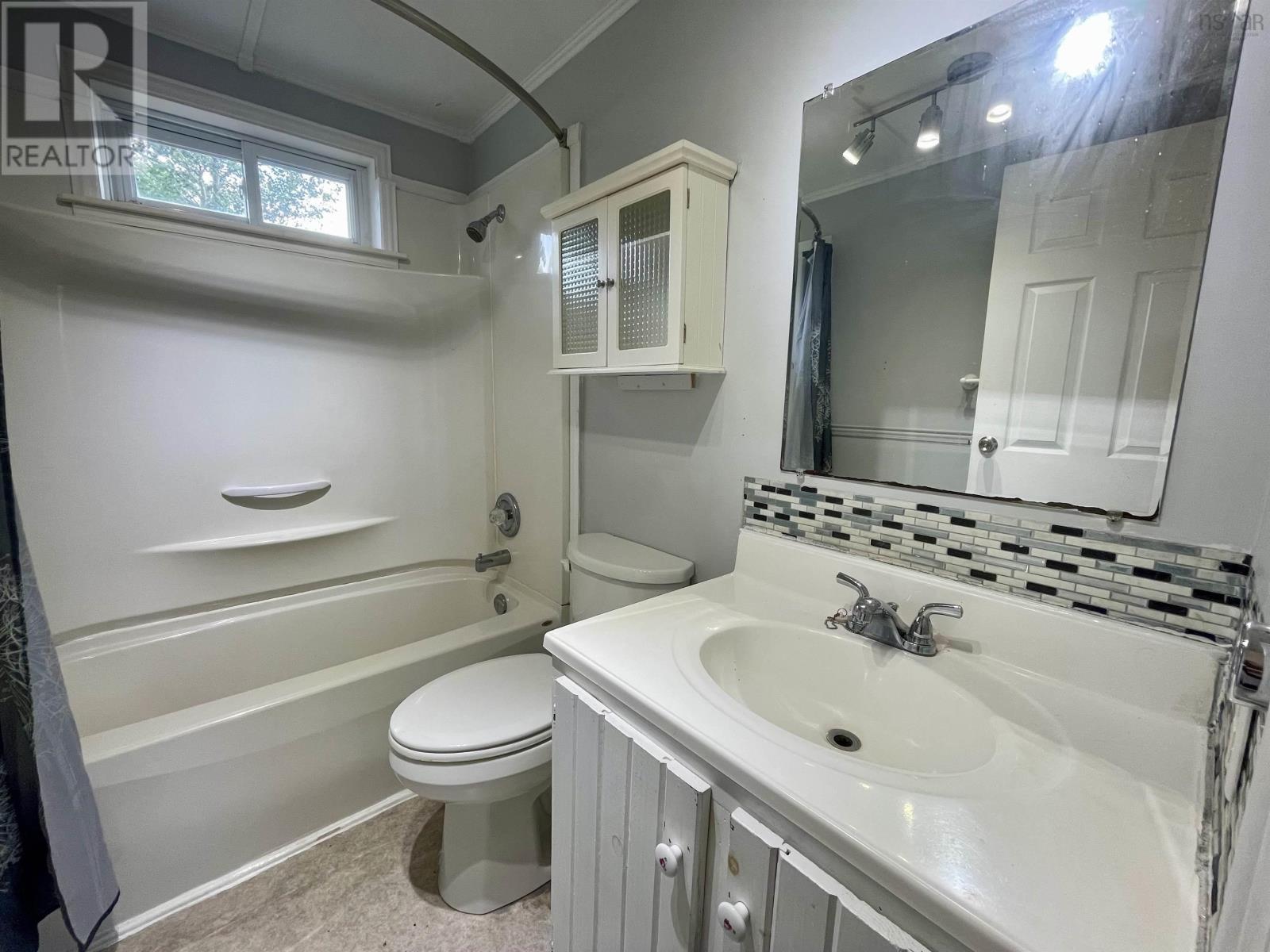 44 Chapel Street, Springhill, Nova Scotia  B0M 1X0 - Photo 25 - 202520637