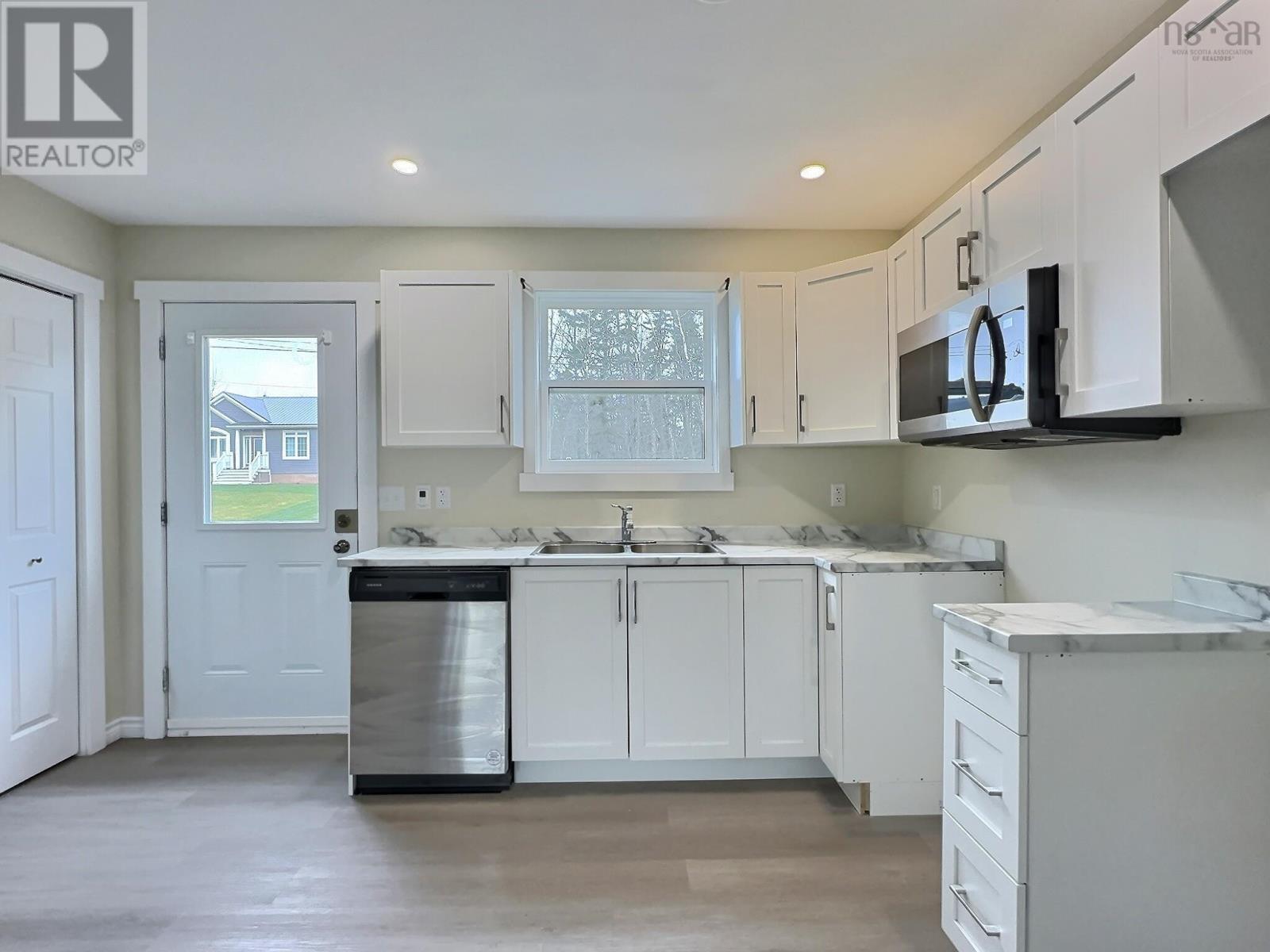 530 Sunset Avenue, Oxford, Nova Scotia  B0M 1P0 - Photo 3 - 202521435