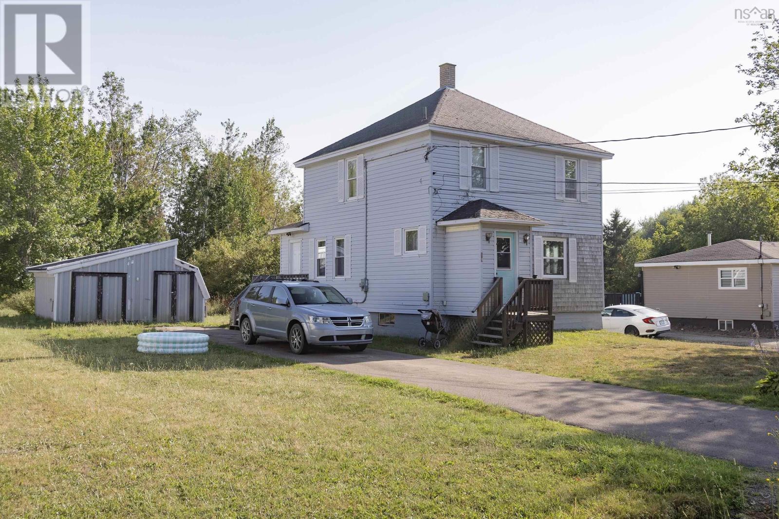 10 Starr Street, Springhill, Nova Scotia  B0M 1X0 - Photo 1 - 202521655