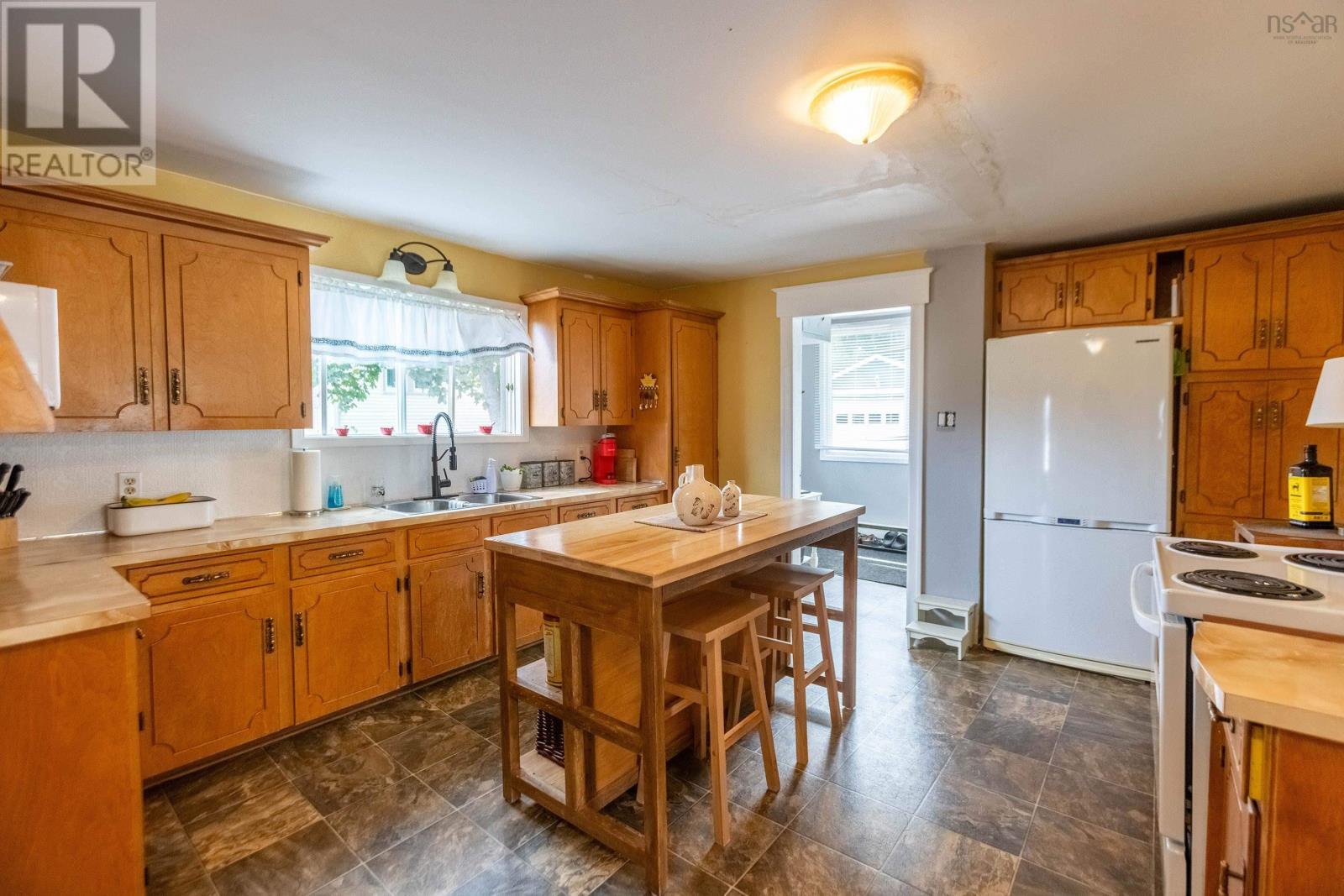 137 Main Street, Springhill, Nova Scotia  B0M 1X0 - Photo 20 - 202521766