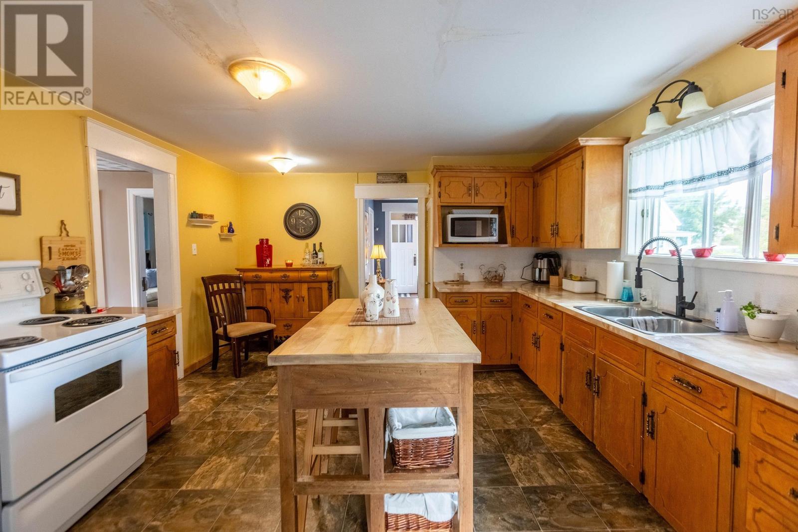 137 Main Street, Springhill, Nova Scotia  B0M 1X0 - Photo 22 - 202521766