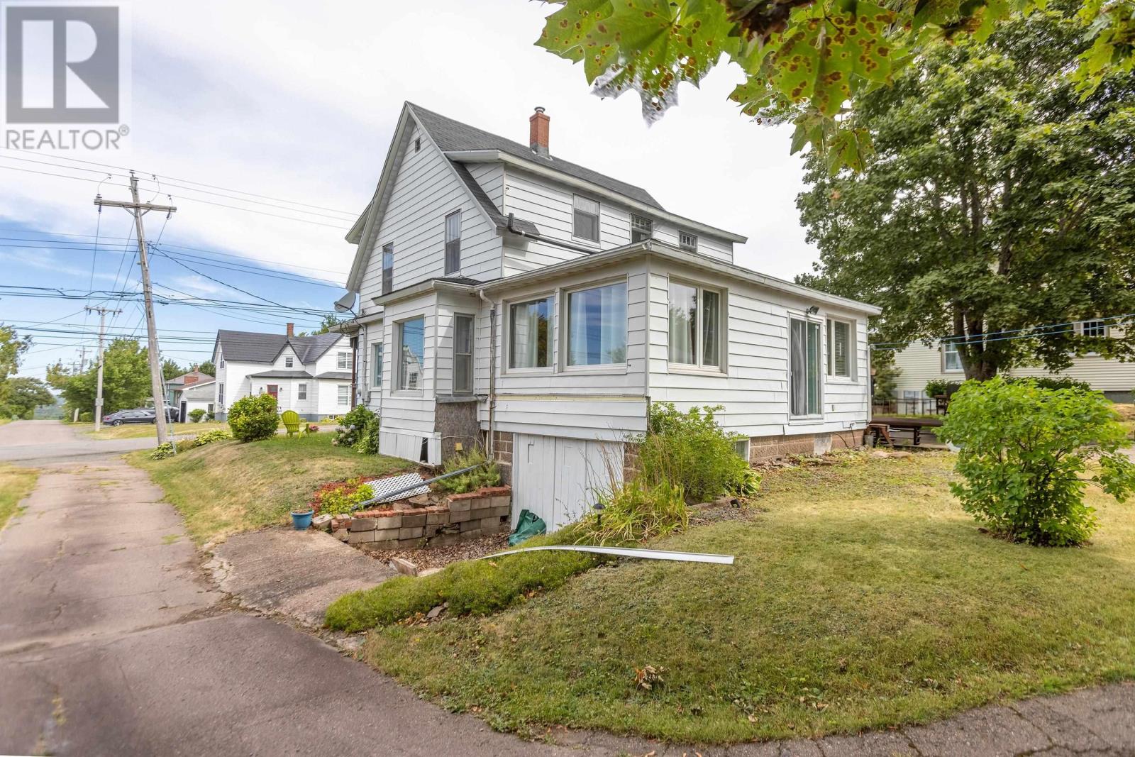 137 Main Street, Springhill, Nova Scotia  B0M 1X0 - Photo 3 - 202521766
