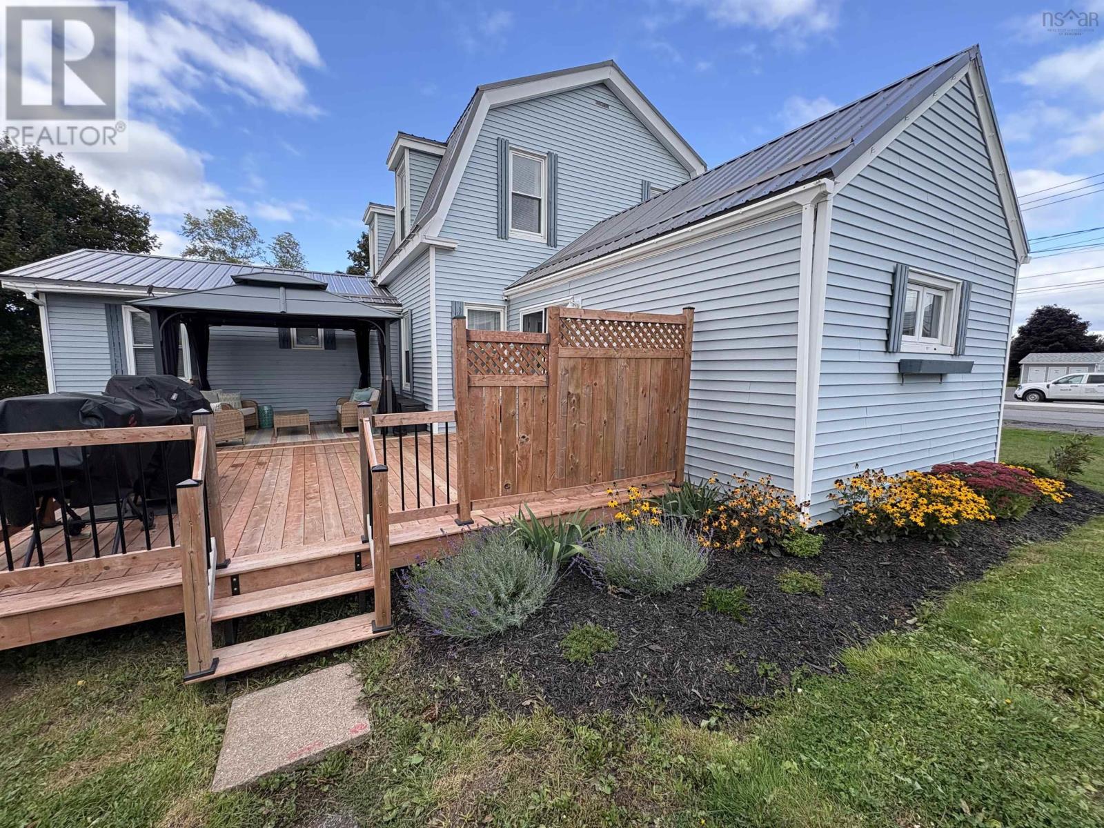 21 Oak Street, Pictou, Nova Scotia  B0K 1H0 - Photo 3 - 202524232