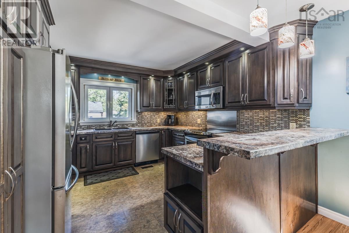 16 Allison Avenue, Amherst, Nova Scotia  B4H 3V4 - Photo 8 - 202524484
